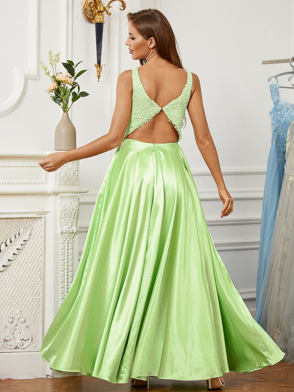 Robe longue en satin tissé et dentelle, col en V, sans manches